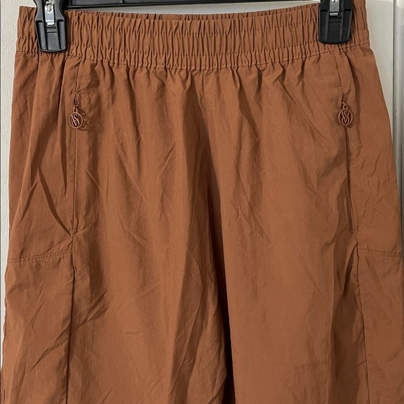 NWOT Victoria Secret Parachute Weekend Jogger Sz Small Caramel Lightweight Nylon - Picture 4 of 15